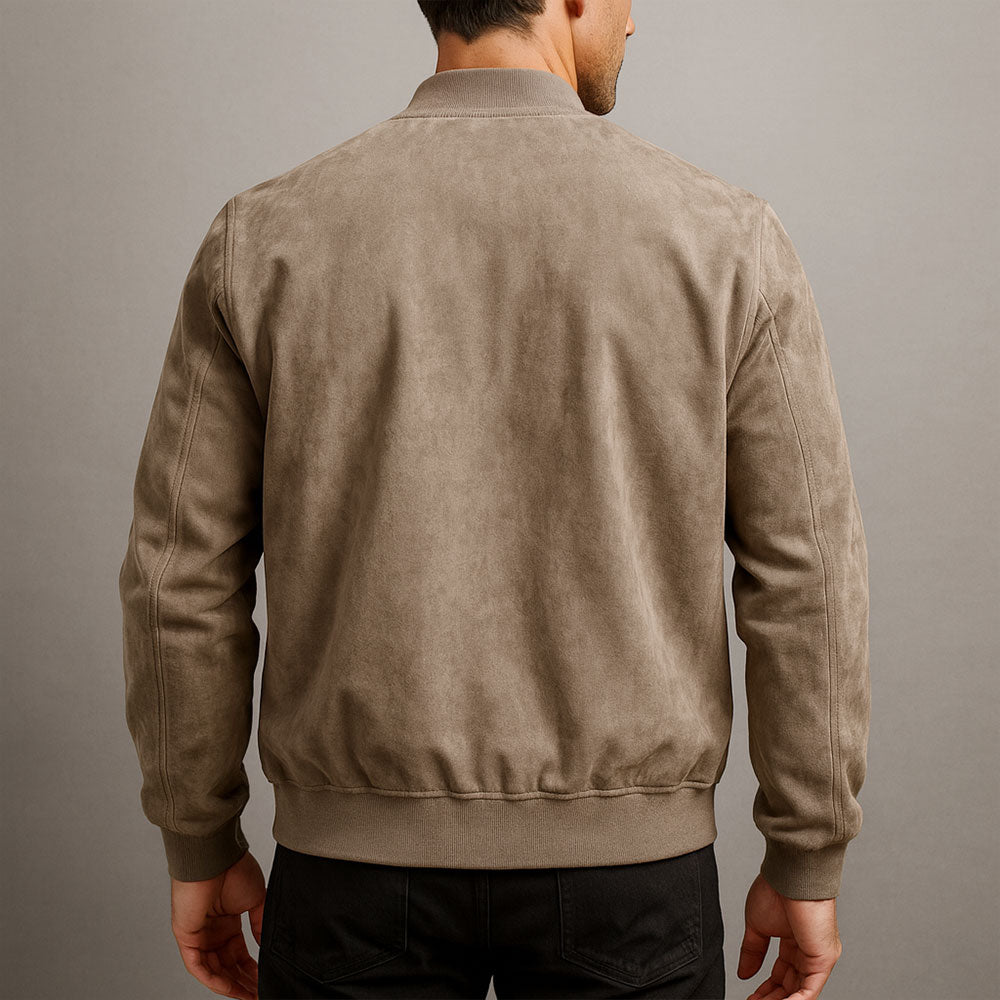 Detalle de la chaqueta de ante Valerio
