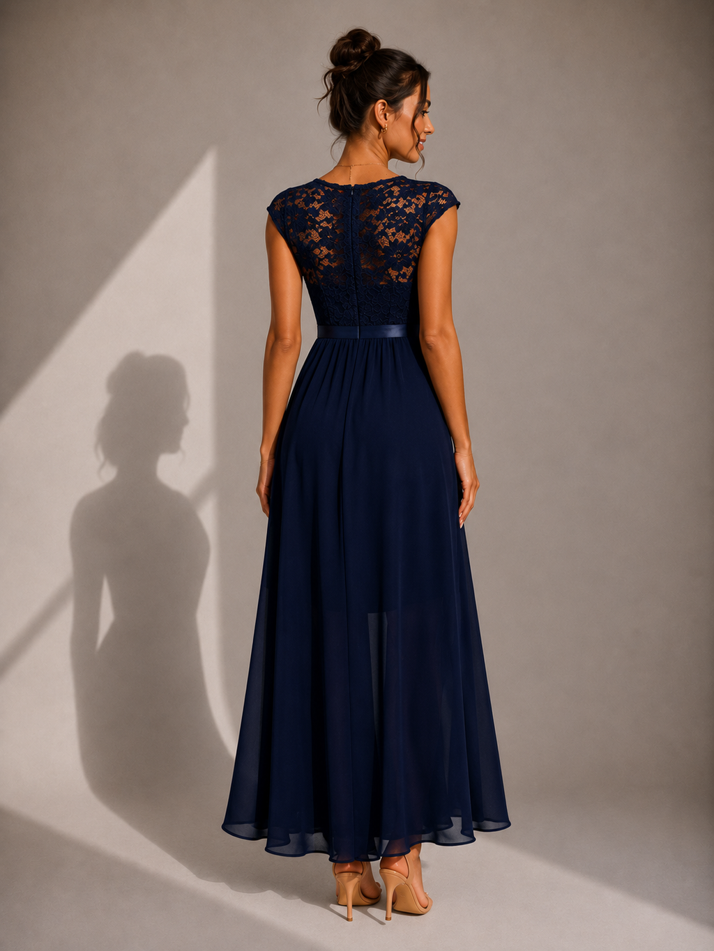 Vestido largo ROSA en azul marino - detalle